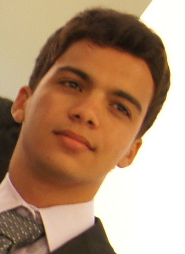 Quem sou?!Eu sou para cada pessoa aquilo que ela acha que eu sou, mas o que importa pra mim é o que eu vou ser e isso eu ainda não sou.