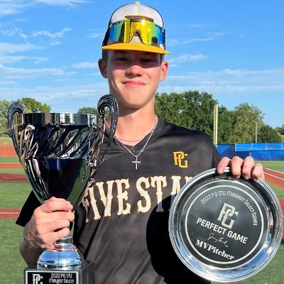 C/O 2024, 4.0 GPA, 6’6” 195 ⚾️, RHP/1st/2nd Bentonville West, 5 Star Arkansas Email: brycecsuiter@gmail.com Cell: 479-367-1123