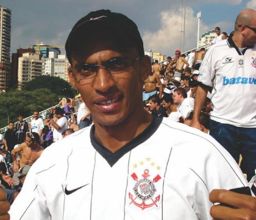 Sou uma pessoa muito feliz...1º por ser Papai da Stella Caroline e do Vitor Augusto...Além de ser Corinthians!!!!