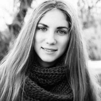 AlexaPhilip_GFX's profile picture. Graphic designer/ Artist Queen🚺🎨/ Love Music 🔊 / Creative Mind 🕵 / Love Travelling 🛫