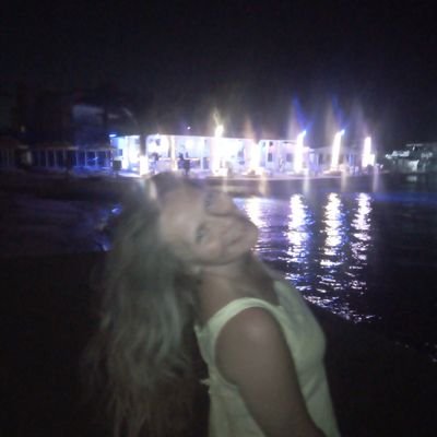 Vik_Tori_Vika's profile picture. 