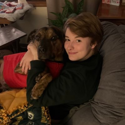 EmCC2000's profile picture. lights 💡 camera 📷 bitch 💁🏼‍♀️ smile ✨