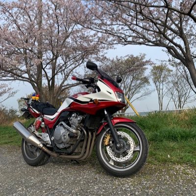 バイク&車よりの、なんでも呟く垢！！バイクの知識全くありません🤪ツーリングのお誘いは有難いですが、現在はソロ又は夫婦で楽しんでます。 #釣り #ドライブ #道の駅 #御朱印 #夫婦ライダー #夫婦ツーリング #CB400SB #Ninja400 旦那→@HIRO_0122PON ビジネス、副業、出会い（DMも）❌