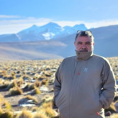 Leo_Mendoza_G's profile picture. Tengo sólo 3 amores en mi vida... mis hijos, la electricidad y 🇨🇱...soy antizurdos mononeuronales... irónico a la vena