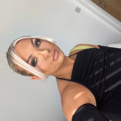 Shivonheaard's profile picture. 