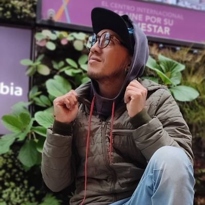 Si de casualidad llegaste hasta aquí, no te vayas sin seguirme, talvez compartamos que Uribe Es un paraco hpta!! #Musicologo. Catador de Empanadas