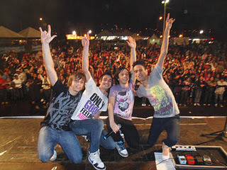 Fã-Clube dedicado para a @only_oficial *-* Eles são meu vício,se é o seu também,siga aqui! Dona: @adrianesiqueira (=