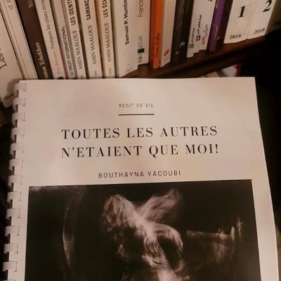 Rêveuse toujours💭, Autrice parfois✒,
Doctorante chercheuse ⚖, Professeure 👩‍🏫 et autres...