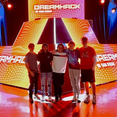 Competitive Car Ball Freestyler | 2x Ford Freestyle Finalist | @LASignalgg | https://t.co/ldFMmwW1Nw