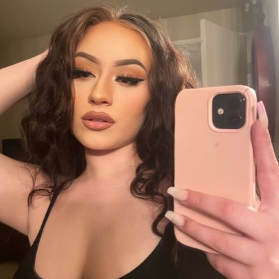 somewhere in between i want it … & i got it ! 🌟 IG: alexiscontrerasss