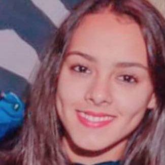 Trying is the eve of success ! 🌹🌞🌑♊️ 22 y 1,72 m #brazilian 🇧🇷 in #portugal 🇵🇹 Mail: leticiafaria.22.22@gmail.com
