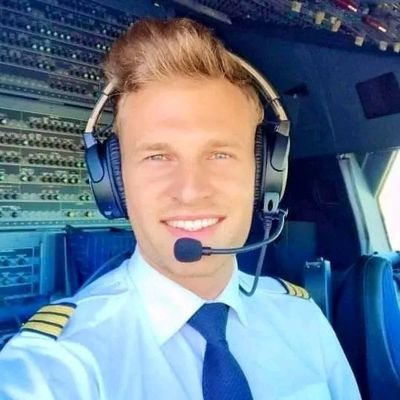 Hello am James.
        I am a great 👍👍 professional pilot.
        I love 💕💕 my work and doing it well am a friendly guy be Free 🆓🆓 with me I 😘😘 love u