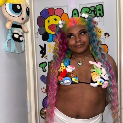 I’m Black and🇵🇷🥰🤎artist🦋🖤✨•23♐️Harajuku Hoodbrat 💅🏾🌈💘• He/Her/They🍬oh yea I collect dolls too•#blacktranslivesmatter #freepalestine🇵🇸