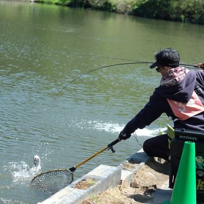 茨城土浦県民。釣り全般をひととおりこなすマルチアングラー！最近はエリアトラウトにドはまりして大会にも参戦開始💪ホームはエリアJ👍
大型専門(自己ベスト：頂鱒80cm)からレギュラーに転身中😆転身中でも自己ベスト更新は奮闘継続中！！
Jで見かけた際はお気軽に声かけて下さい🙆
無言フォローすいません。