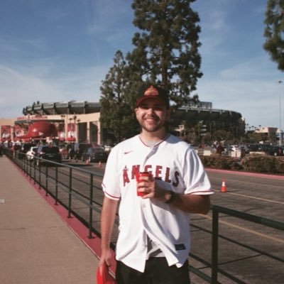 andrewflores229's profile picture. 