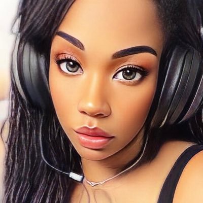 Gamer🎮👩🏽‍💻🎧 Lover not a fighter😊🤭