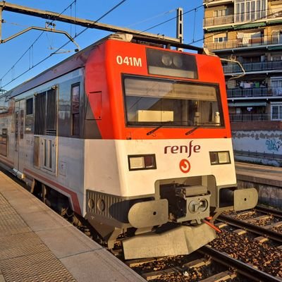 Love_Lobsters34's profile picture. ☀️🌻🍷🚂⚜️