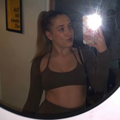 _jessicarose_1's profile picture. || 22 || she/her