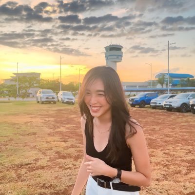 pearl0rientseas's profile picture. I’m one with the mystic law of the universe 🪷✨