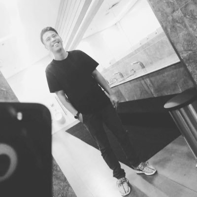 vonsantiago_r's profile picture. 