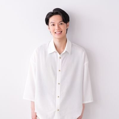yamauchitaira's profile picture. 81プロデュース所属の新人声優・ナレーター
山内 平(やまうち たいら)です
