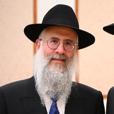 Landesrabbiner der Freien und Hansestadt Hamburg. Rabbiner der Jüdischen Gemeinde in Hamburg KdöR und Vorsitzender von Chabad Lubawitsch Hamburg e.V.