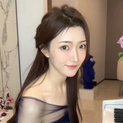 tingquan4455's profile picture. 大学老师一枚，喜欢古典音乐，唱歌，旅行，交朋友，让我们一起玩耍吧😜😜😜