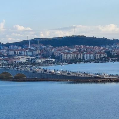 hamit48's profile picture. Acı duyabilyorsan canlısın,başkalarının acısını duyabilyorsan insansın.
Ger hûn êşê hîs bikin hûn sax in,ger hûn êşa kesên din hîs bikin hûn mirov in.