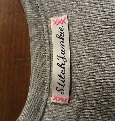 StitchJunkie's profile picture. Designs accessories, baby- and kids shirts & specials. Order at http://t.co/h6HF8A8lSG or visit The Hubshop, Rotterdam ¦ fabric samples ¦ hand made ¦