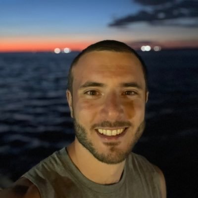 Vinnylobo1989's profile picture. 