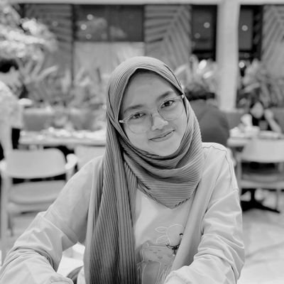 A marine science student whose enthusiastic about Planet Earth, the blue carbon ecosystem, and climate change mitigation.