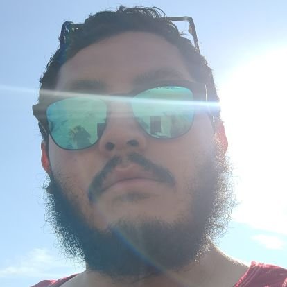 Un cannagordo que cultiva sus propias flores y las vaporiza sin combustión en Vapotlán (Dispotlan en Tiktok😉)