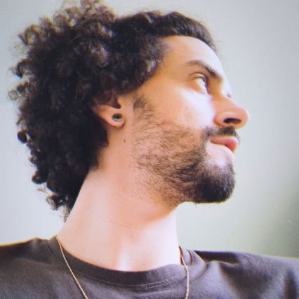 qrozrafa's profile picture. faço programas