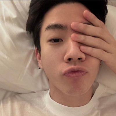 no one can take your place. she/her. (off jumpol, tay tawan, skz, txt, p1h,svt)
