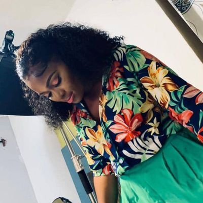 Unique girl with a captivating smile.
Your favourite Nurse 💉💊