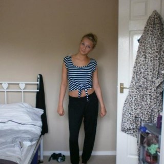 new twitter account: follow me and ill follow you back mayte:)