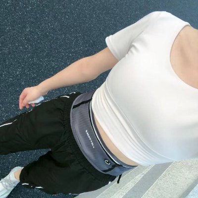 medooolove70749's profile picture. A good book is a good friend.