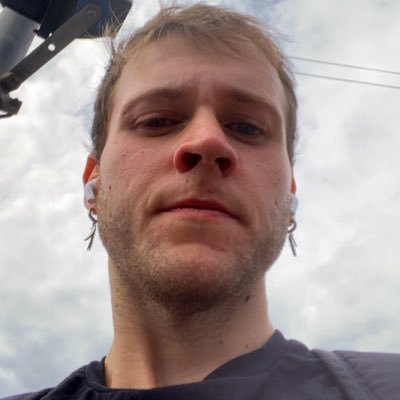 itsentyson's profile picture. are your clicking fingers tired?