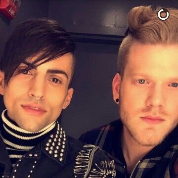 valefx88's profile picture. 