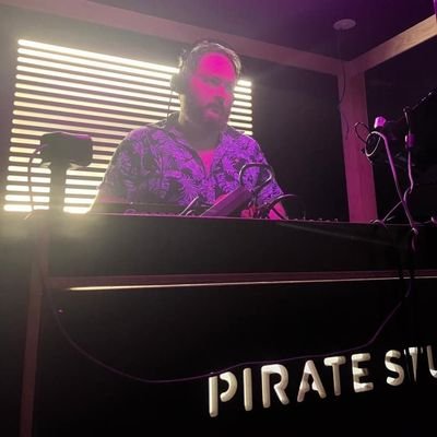 Twitch DJ type bringing you an assortment of sexy deep house and Afro House bangers. NovaBeatz DJ and TYC stalwart! https://t.co/F26pvnvU9O