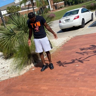 honestly_tray's profile picture. • 2 Samuel 22:33 🙏🏾 • Florida Born & Raised 🌴 • Warner T&F 🦁 • “If you don’t risk anything, you risk even more”