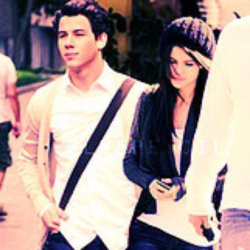 F4UXNICK's profile picture. Goob.