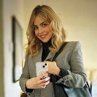 Emma Pullman (she/her) (@emmacaroline_) 's Twitter Profile Photo