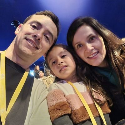 RSiabato's profile picture. Anestesiologo. perdido en un par de ojos color café ... ahora tbn en los de mi hija. Experto cazador de zancudos. La pizza sin piña por favor !!