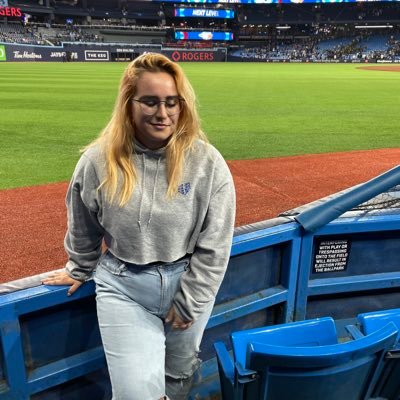 graphic designer & illustrator | she/her |  let’s talk baseball