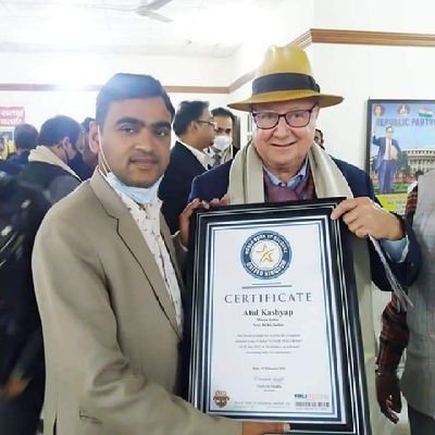 AtulKumarkash12's profile picture. Atul k kashyap
micro Artist ( World Book of Records UK London,3timse India Book of Records Holder)