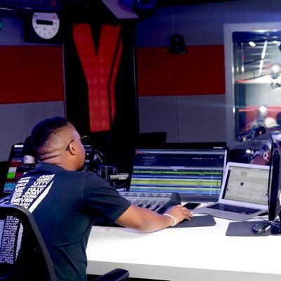 Weekday Brunch show exclusive to @Yfm hosted by @XtremmeDJ Mon-Fri 09h00-12h00 Worldwide 🌐 YFMapp 📱Tweets by Admin/Team