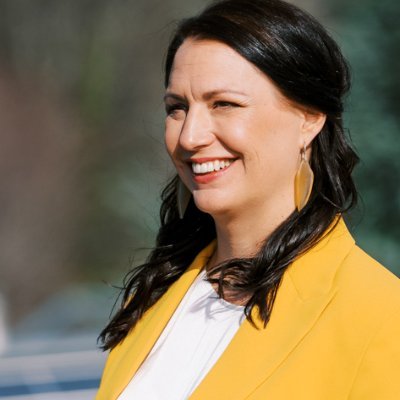 Die Welt geht nicht unter, denn die Sonne geht auf! - Wir organisieren Ihre schlüsselfertige PV-Anlage + Key Note Speakerin + Österreicherin des Jahres 2020