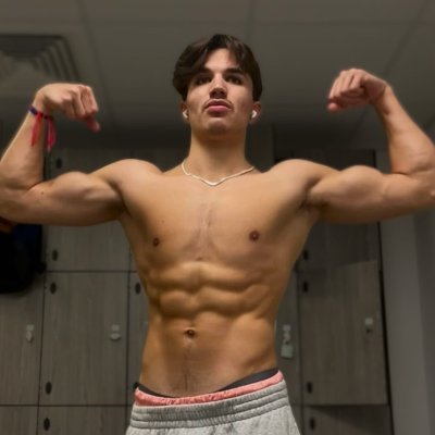 healthremz_'s profile picture. Helping other entrepreneurs get lean and muscular without having to calorie count • Transformed from 114lbs to 172lbs • Apply to work with me below