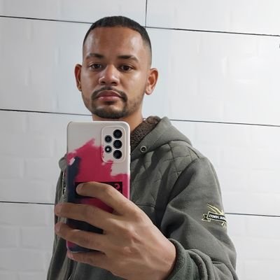 PauloHe37710096's profile picture. 